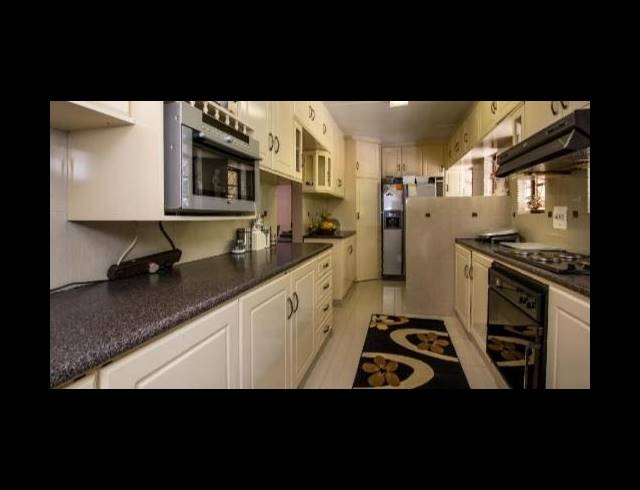 5 BEDROOM HOUSE FOR SALE IN ATHOLL HEIGHTS